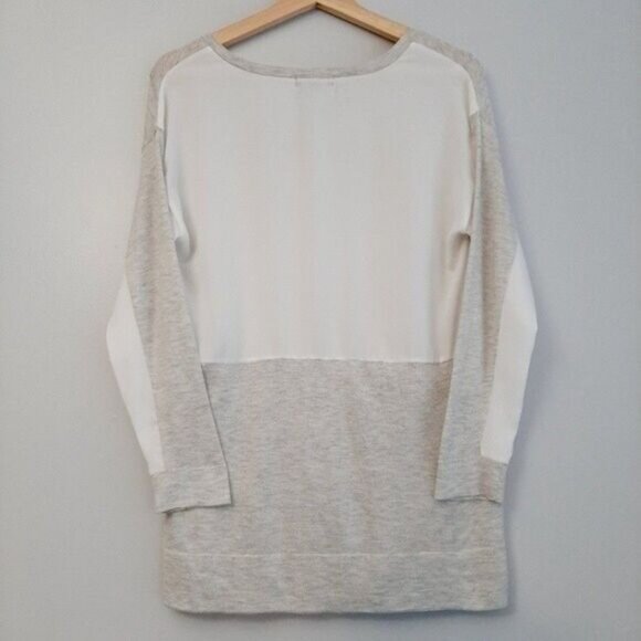 RW&CO V-neck Light Sweater Colorblock Grey & White Sz XS - Picture 6 of 12